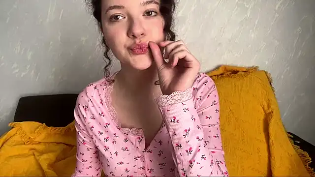 GIowySlava online show from April 2026 08:07:01 AM