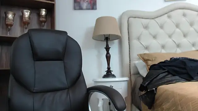 vannellope roberts online show from April 2026 11:16:01 AM