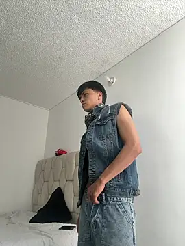 LYAN DYLAN online show from March 2026 08:42:01 PM