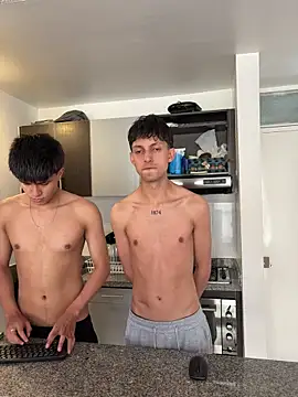 LYAN DYLAN online show from April 2026 08:20:02 PM