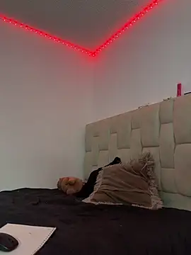 LYAN DYLAN online show from April 2026 12:02:02 AM