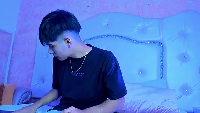 TylerCruz   online show from April 2026 02:25:02 PM