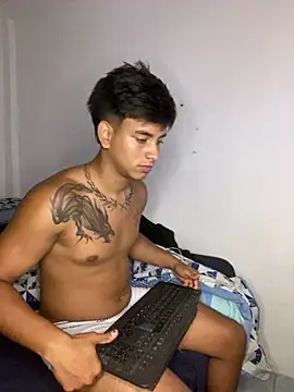 Maximiliano walker online show from April 2026 06:00:02 AM