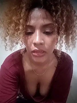 Snapshot of SolashLitzy_Curly chatting on May 2026 05:48:02 AM SolashLitzy Curly online show from May 2026 05:48:02 AM