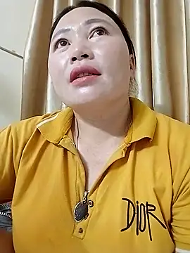 Lily Daisy online show from March 2026 11:17:01 PM