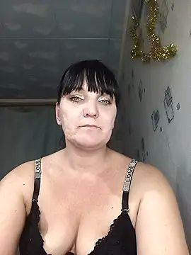 Snapshot of Milashkaqw chatting on April 2026 05:54:02 PM Milashkaqw online show from April 2026 05:54:02 PM