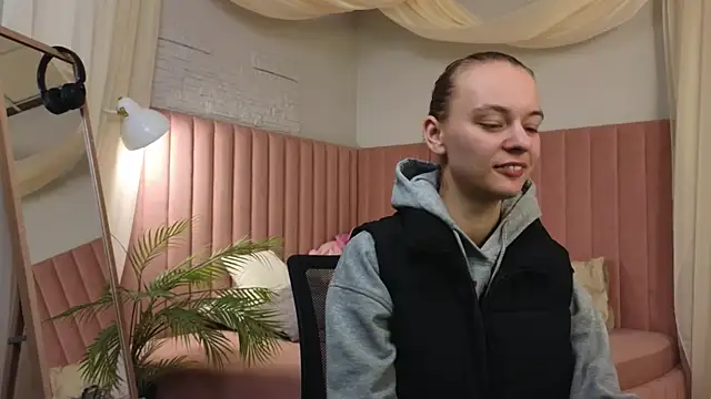 emma chaser online show from April 2026 01:29:02 AM