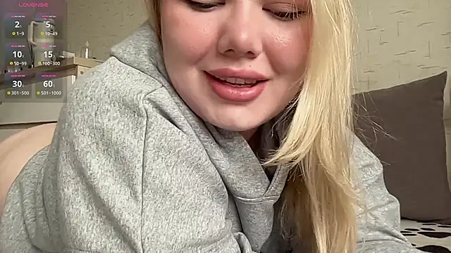 cutiejuliee online show from July 2026 01:19:01 PM