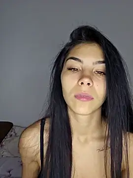 Crissdesire online show from April 2026 02:06:01 PM