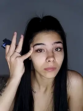 Crissdesire online show from April 2026 12:53:02 PM