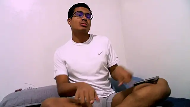 ThiagoVega  online show from April 2026 03:28:01 AM