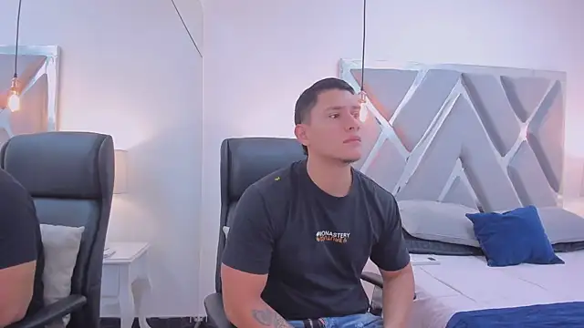 Chriss Diamond online show from April 2026 08:09:02 PM