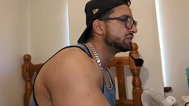 robin103666 online show from April 2026 08:34:01 AM