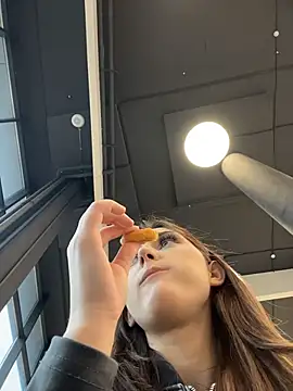 AnitaFly online show from April 2026 11:07:02 AM