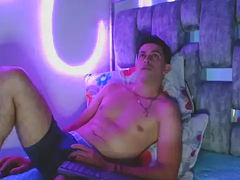 21Latinlover online show from April 2026 12:41:02 AM