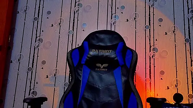 Charlies Fox online show from April 2026 03:50:01 PM