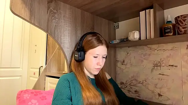 KiraNice1 online show from April 2026 07:31:01 AM