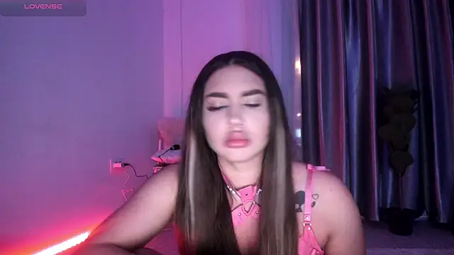 ArinaRave online show from April 2026 07:28:02 PM