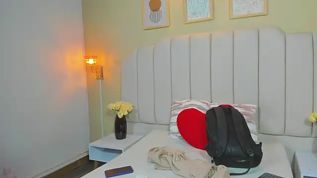 Sara Hanks online show from April 2026 02:11:02 PM