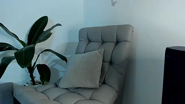 DakotaStills  online show from April 2026 10:41:02 AM