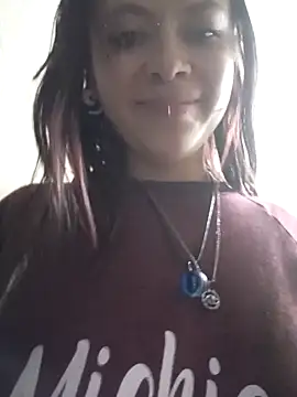 AuroraaMoonn online show from April 2026 04:32:01 AM