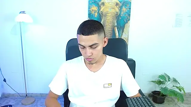 lucass 18 online show from April 2026 08:20:01 PM