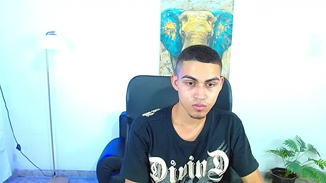 lucass 18 online show from April 2026 07:40:01 PM