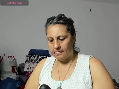 Merlyna Goldenss online show from April 2026 12:57:02 AM