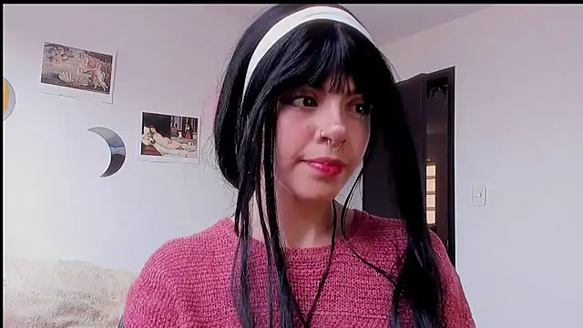 Nyxara- online show from April 2026 07:40:02 PM