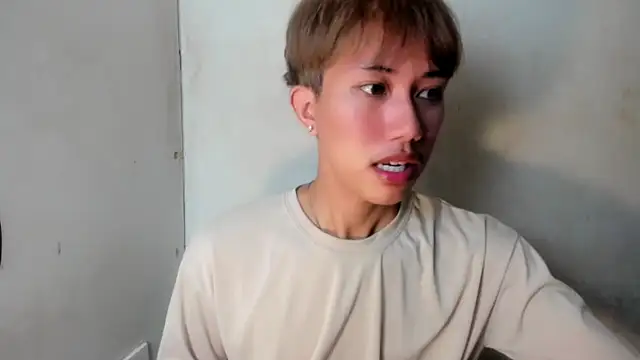 Snapshot of luxurioux_blake chatting on May 2026 02:01:01 PM luxurioux blake online show from May 2026 02:01:01 PM
