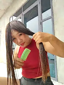 xinhxinh-cute online show from April 2026 03:51:01 AM