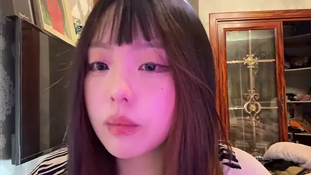 thelittlexx online show from April 2026 07:44:02 AM