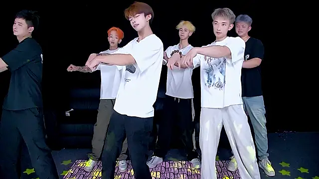 Gayboy-000001 online show from April 2026 12:17:01 PM