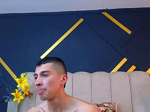 MiaANDronyy online show from March 2026 07:25:01 PM