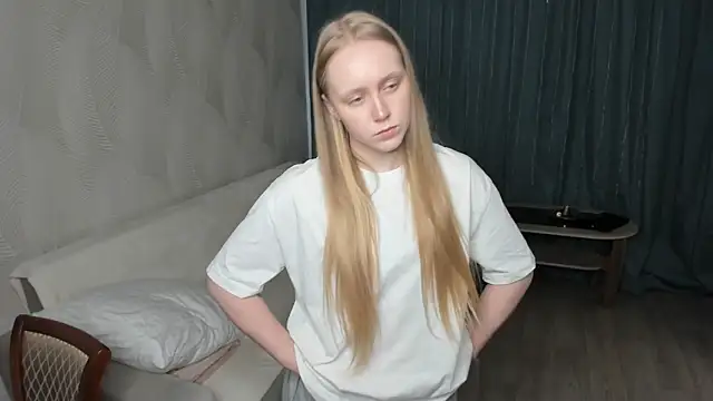 VestaBowmer online show from April 2026 07:11:01 AM