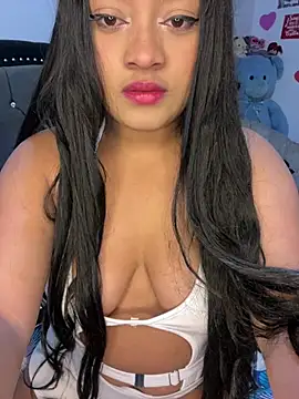 Saraa M online show from April 2026 09:30:02 PM