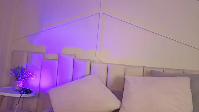 mia adams bm online show from April 2026 07:48:01 PM