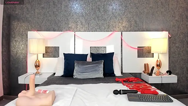 anna  lu online show from April 2026 12:38:01 PM