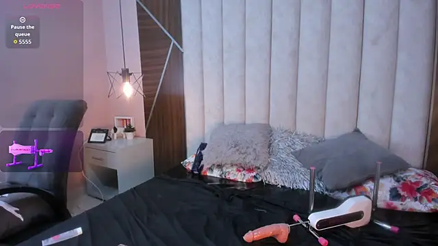 CAROLYNFOSTER online show from April 2026 01:41:01 PM