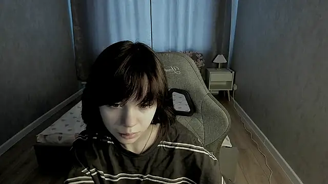Snapshot of Loly_Cuttie chatting on May 2026 01:11:02 AM Loly Cuttie online show from May 2026 01:11:02 AM