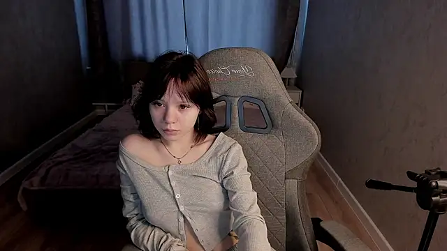 Snapshot of Loly_Cuttie chatting on May 2026 01:03:02 AM Loly Cuttie online show from May 2026 01:03:02 AM