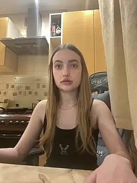 KariLindsey online show from April 2026 07:07:02 PM