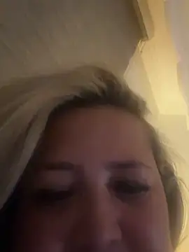 Martinacurvy  online show from March 2026 12:43:02 AM