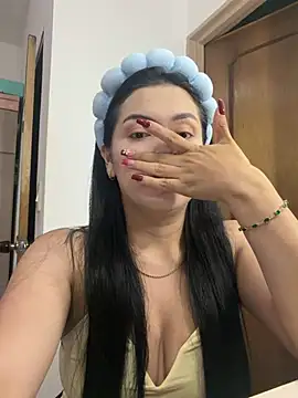 Snapshot of Cami_olarte chatting on July 2026 11:42:02 PM Cami olarte online show from July 2026 11:42:02 PM
