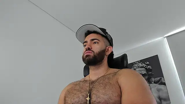 simonleon27 online show from May 2026 04:25:02 PM