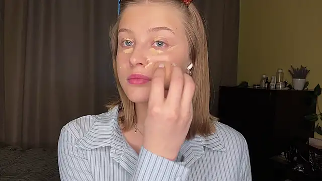 MercyShadows online show from April 2026 01:31:01 PM