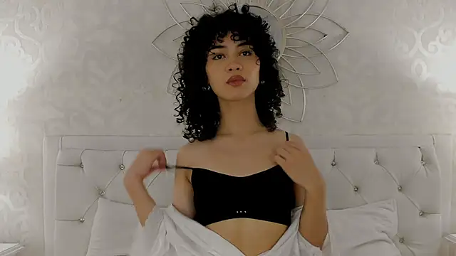 Julietta    online show from April 2026 12:06:02 PM