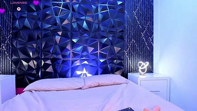 TifannySommers online show from April 2026 07:58:01 PM