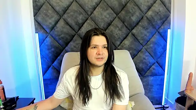 MatthewDavis  online show from April 2026 11:26:02 AM