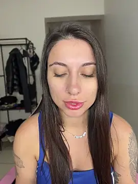 Carolzinhalux69 online show from June 2026 04:38:01 PM